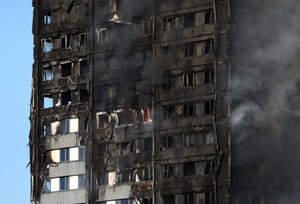 Пожар в Лондоне - горит высотный жилой дом