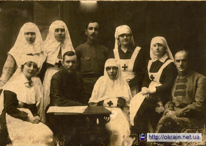 Мед персонал кременчугского военного госпиталя 1924 год - фото 474