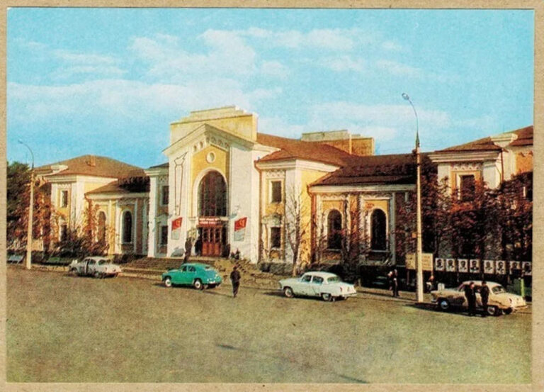 Кременчуцький залізничний вокзал 1971 рік фото №158