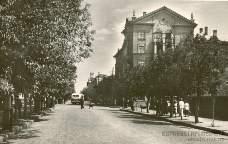 Центральна вулиця (нині вулиця Соборна) Кременчук 1958 рік фото 414