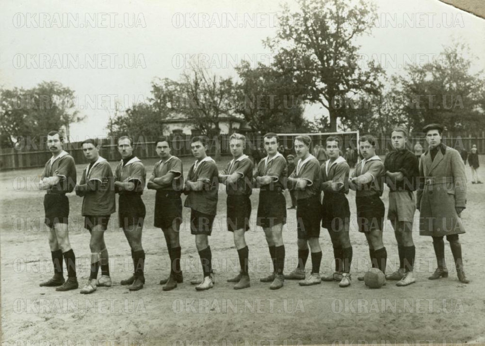 Перша футбольна команда 1924 рік фото 302