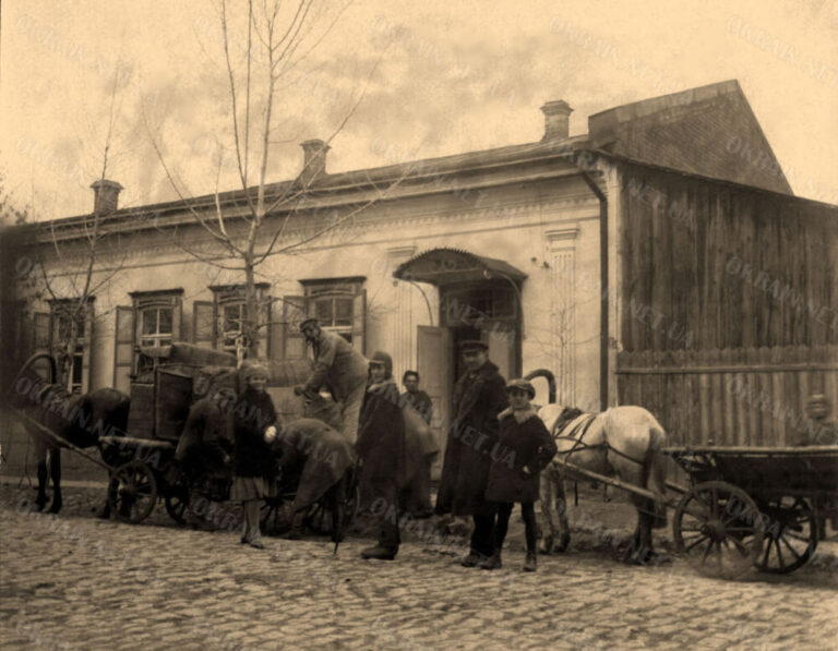 Вулиця Цюрупи, нині Майора Борищак Кременчук 1934 рік фото 350