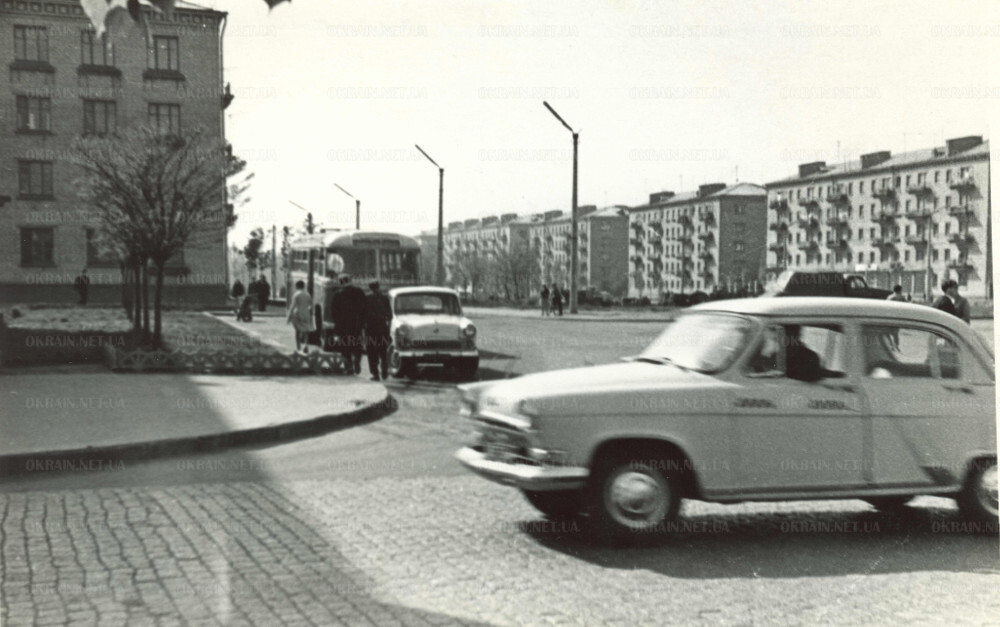 Угол улиц Ленина (ныне Соборная) и Пушкина 1966 год фото 353