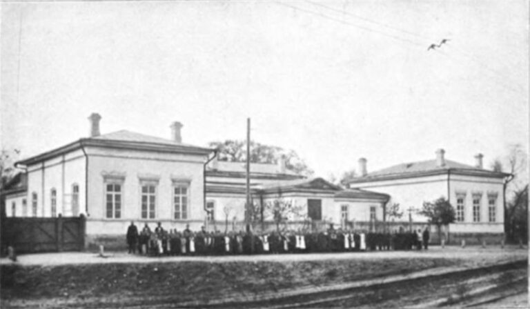 Будинок 1-го Кременчуцького міського народного училища 1901 рік фото №619
