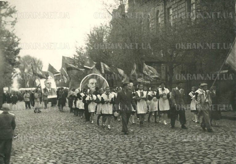 На вулиці Богдана Хмельницького, Кременчук фото 895