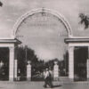 Вхід в парк культури і відпочинку Крюків 1958 рік листівка 1142