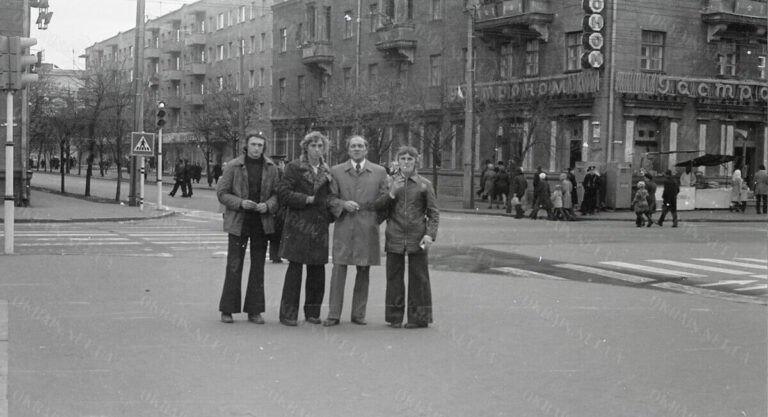 Перехрестя в центрі Кременчука 1978 рік фото 1883