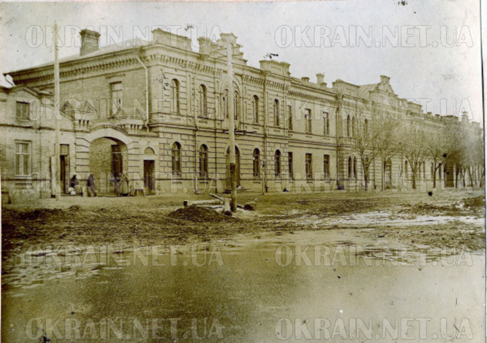 Казарми на Учбовій площі Кременчук 1916 рік фото 1909