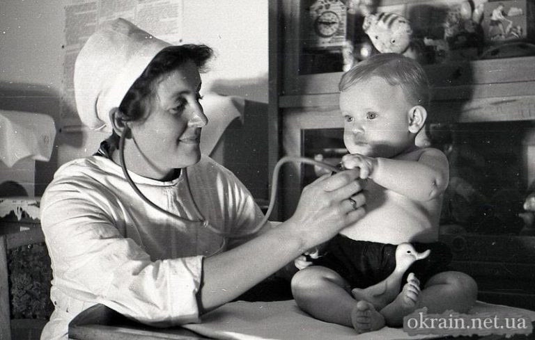 Врач в детском садике 1962 год Кременчуг - фото № 125