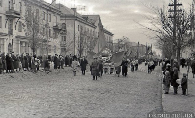 Демонстрация в Крюкове (район моста) 1 мая 1961 года - фото № 114