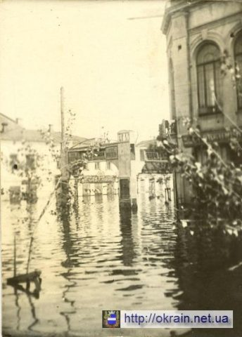 Район кінотеатру «Жовтень» під час повені 1931 рік фото 401