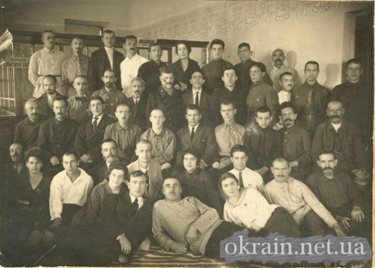 Працівники Кременчуцького відділення комунального господарства 1936 рік фото 298