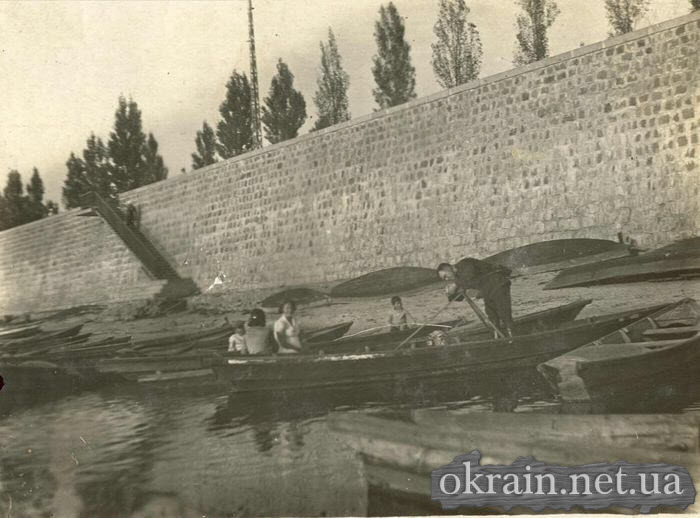 Лодочная станция возле набережной Днепра в 1941 году - фото № 394