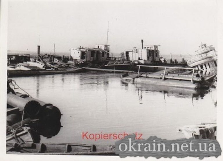 Разбитые корабли в Кременчуге 1941 год - фото 599