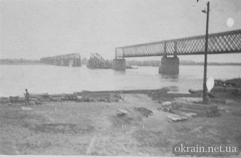 Разрушенный железнодорожный мост в Кременчуге - фото 730