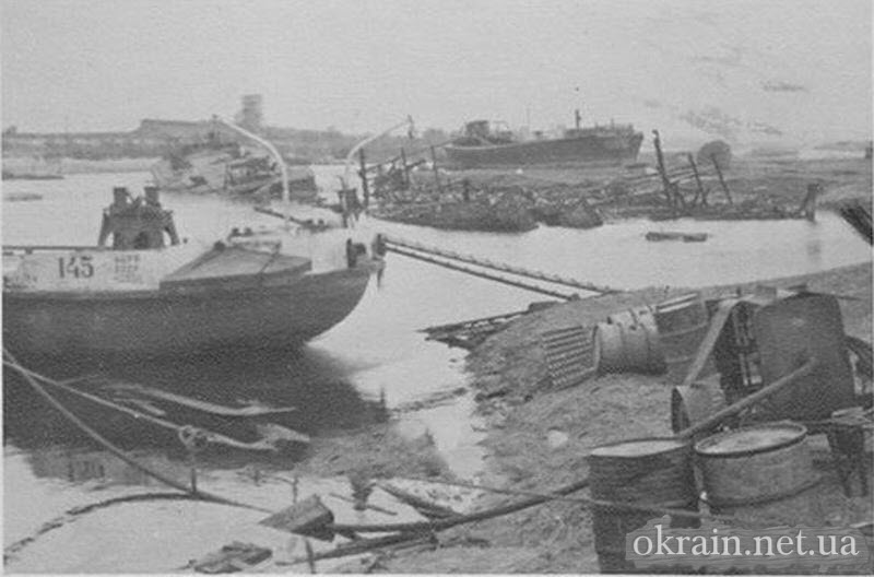 Корабли затопленные в Кременчугской гавани - фото 732