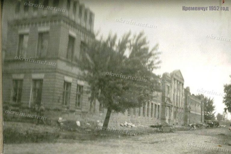 Казарми 35 Брянського піхотного полку Кременчук 1952 рік фото номер 1559