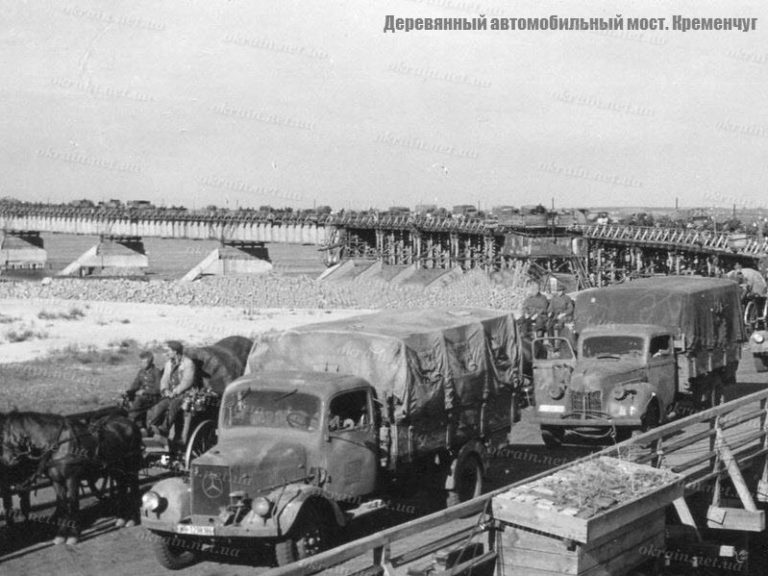 Автомобили на деревянном мосту - фото 1592
