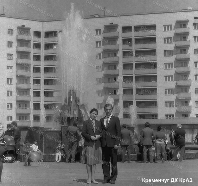 Фонтан на ДК КрАЗ в Кременчуге - фото 1631