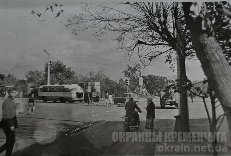 Перекресток улиц Ленина и Халаменюка в Кременчуге — фото №1703
