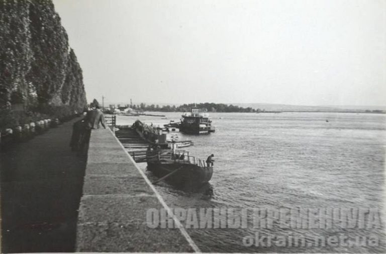 Пристань на набережній фото 1719