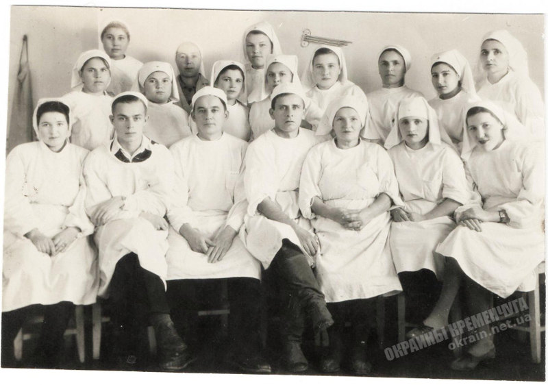 Курсанты школы фельдшеров Кременчуг 1940 год - фото № 1910