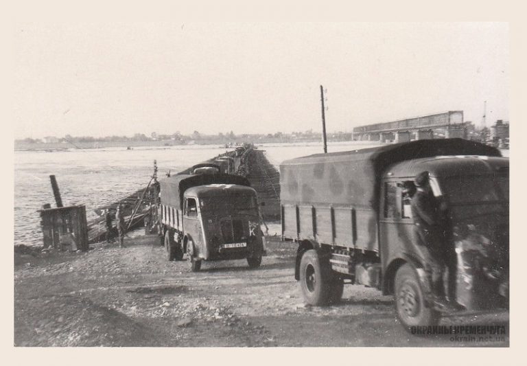 Грузовики Renault AGP из моторизованной дивизии СС «Викинг» Кременчуг 1941 год - фото № 1990