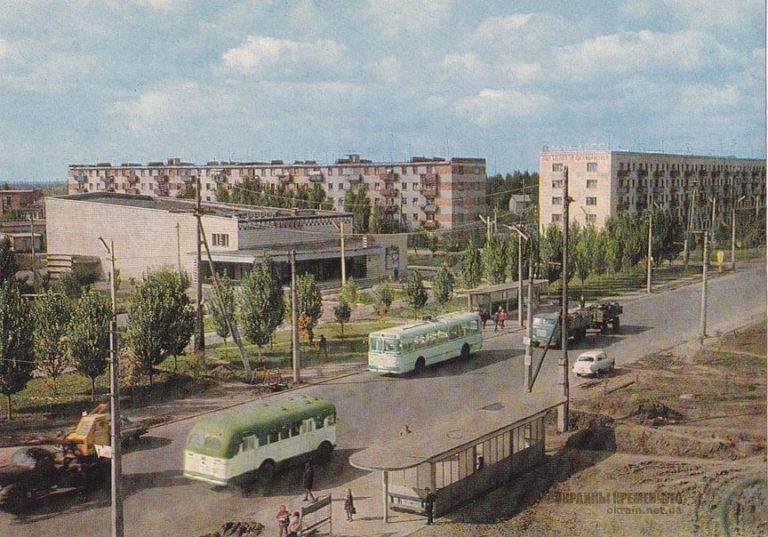 Остановка Аврора в Кременчуге 1971 год фото номер 2210