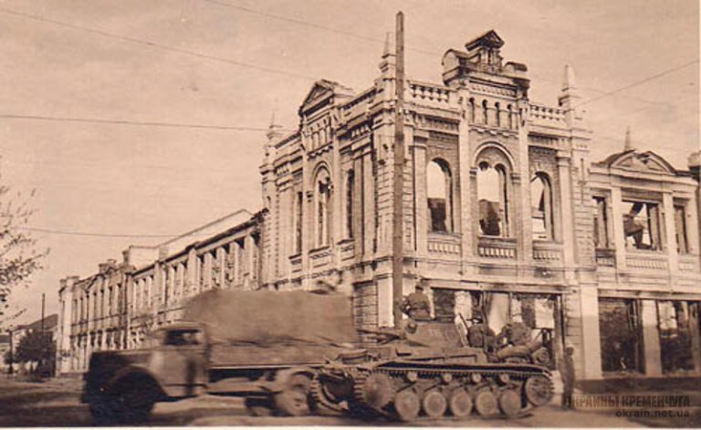 Танк на улице Херсонской в Кременчуге фото номер 2216