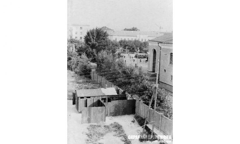 Вид на кинотеатр Большевик в Кременчуге фото номер 2229