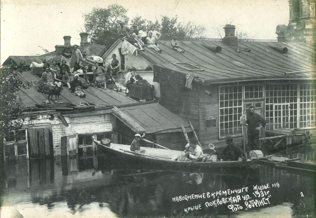 Жилье на крыше наводнение 1931 год фото номер 2268