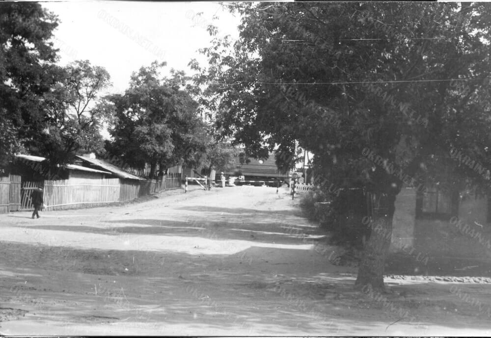 Залізничний переїзд по вулиці Леонова 1973 рік фото 2297