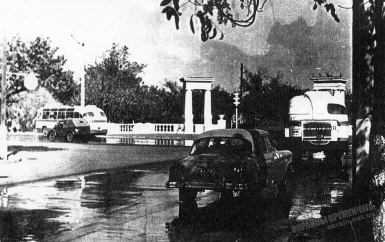 Вход в парк МЮДа в Кременчуге фото номер 2310