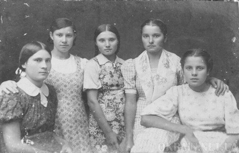 Студентки библиотечного техникума 1940 год фото 2388