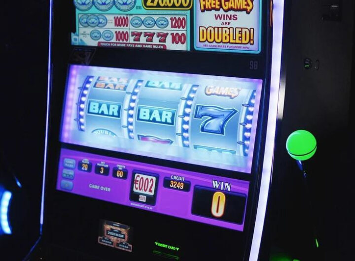 Как научиться играть в онлайн-казино и не проиграть все деньги: лайфхаки от профи