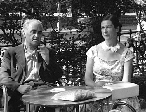 Л.Воловик с женой Лией Гржебиной. Швеция Июль 1957г