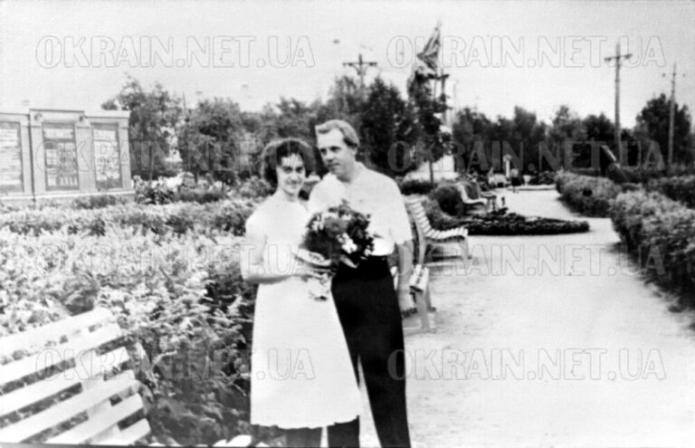 В сквері Жовтневий 1959 рік фото 2594