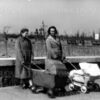 Мами з колясками в Придніпровському парку 1960-ті роки фото 2597
