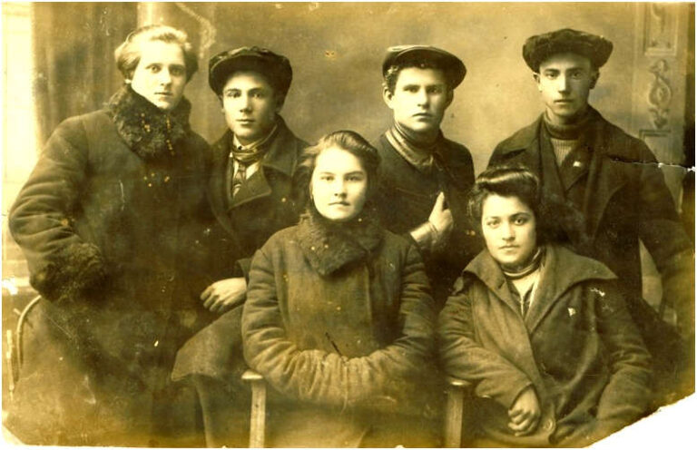 Випускники Кременчуцького інституту соціального виховання. 1932 р.
