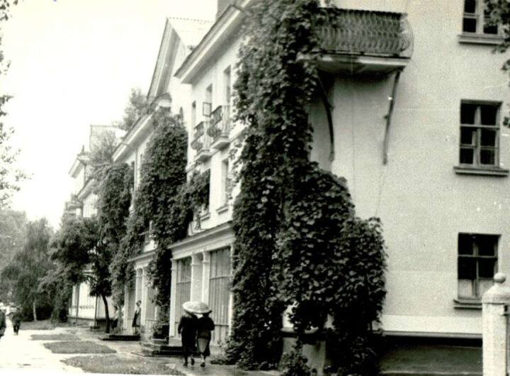 Будинки біля мосту Крюків 1978 рік фото №2648
