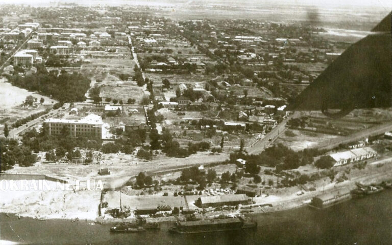Річковий вокзал з літака 1953 рік фото №2675