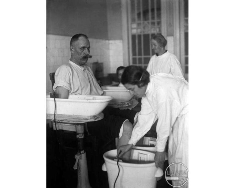 Процедури у Кременчуцькій водолікарні, 1939 рік фото №2749