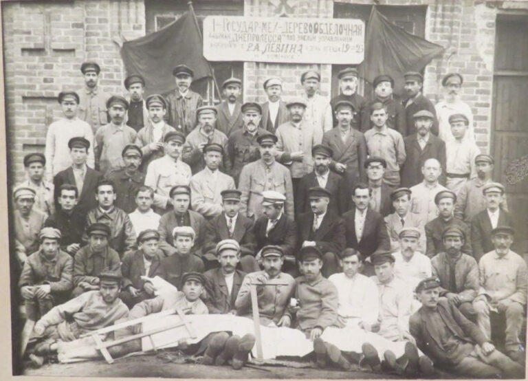 Деревообробна фабрика "Дніпролеса" 1923 рік фото №2751