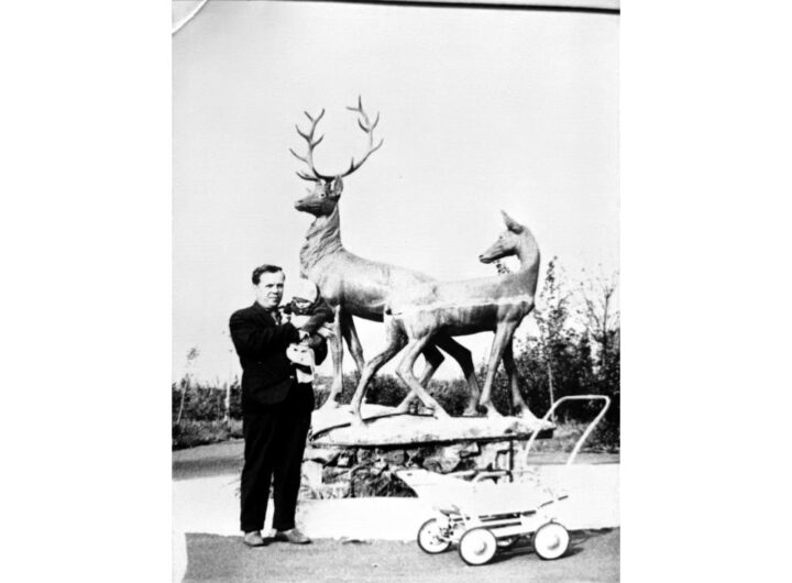 Біля скульптури Олені на набережній 1960 рік фото №2801