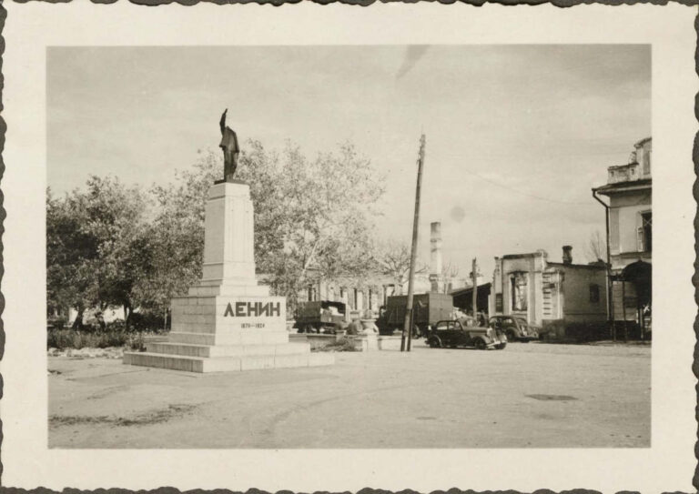 Біржовий сквер у Кременчуці 1941 рік фото №2811