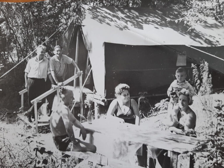 На базі відпочинку "Левада" 1967 рік фото №2822