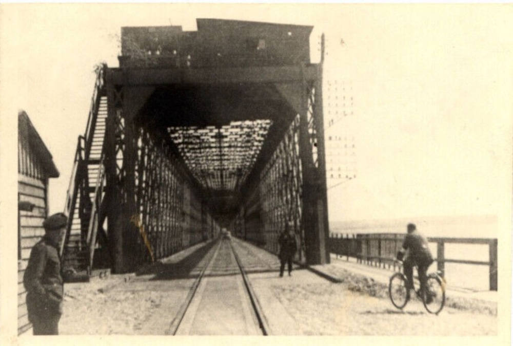 Крюківський міст через Дніпро 1941 рік фото №2890