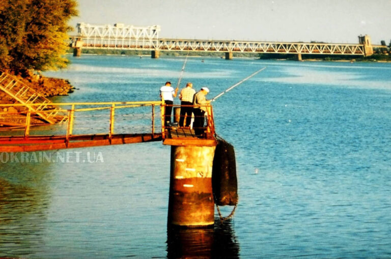 Рибалки в Кременчуці 1996 рік фото №2950