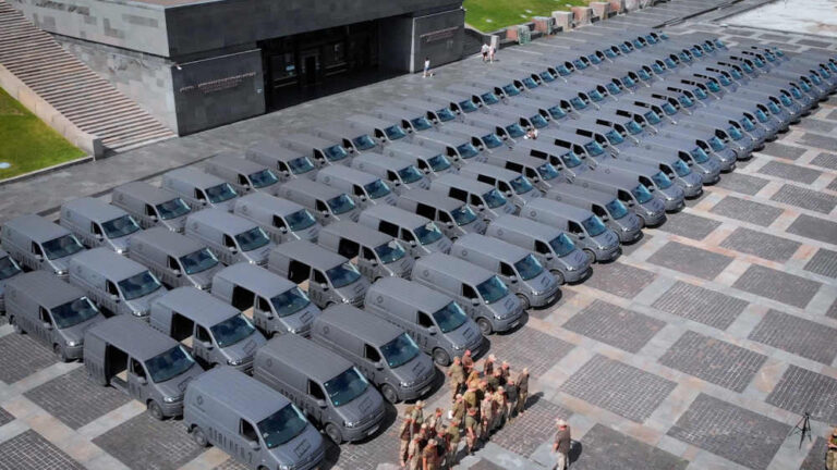100 вантажних бусів від MK Foundation для Держприкордонслужби: новий внесок у підтримку фронту