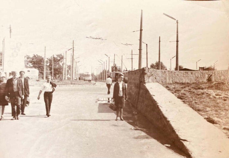 Вулиця Першотравнева біля Дніпра, Кременчук 1960-ті роки фото №2982